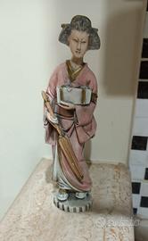 Statuina Geisha Cinese in ceramica dipinta a mano