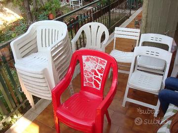 Sedie e panche diversi tipi e colori.e non solo