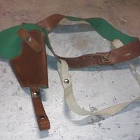 Fondina da spalla in cuoio