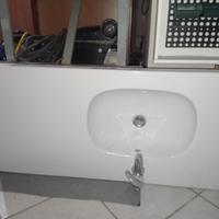 lavabo più specchio 