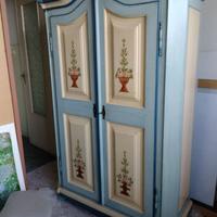 Guardaroba in stile provenzale a due ante