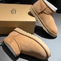 Stivali UGG Classic Ultra Mini