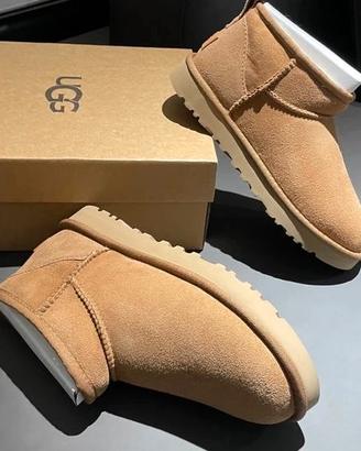 Stivali UGG Classic Ultra Mini