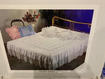 Stock tovaglie e lenzuola ricamate