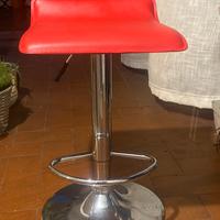 Coppia di sgabelli rossi