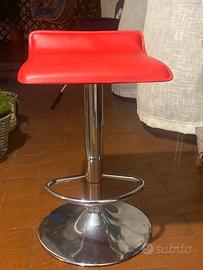 Coppia di sgabelli rossi