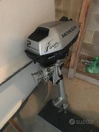 Barca in vetroresina e motore honda