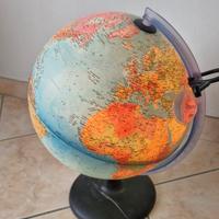 Mappamondo 3D luminoso con lente di ingrandimento 