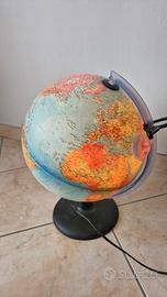 Mappamondo 3D luminoso con lente di ingrandimento 