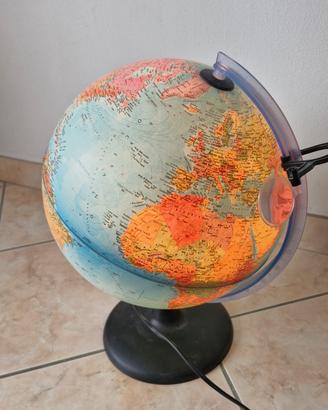 Mappamondo 3D luminoso con lente di ingrandimento 