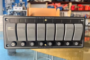 Pannello 8 interruttori 12V