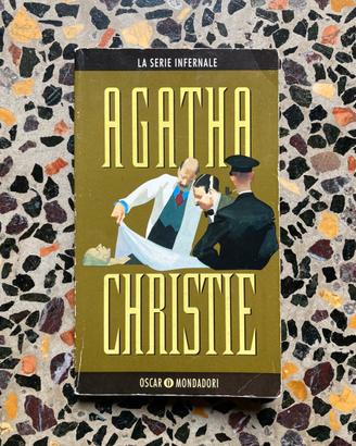 Libro Agatha Christie “La serie infernale”