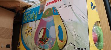 Tenda con 100 palline di plastica 