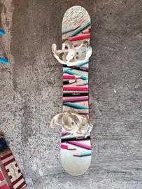 Drake Charm 146 snowboard + Attacchi Drake Queen M