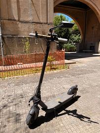 Monopattino Elettrico Ninebot Segway Max G30