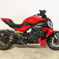 DUCATI Diavel V4 Red
