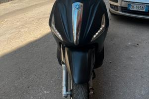 Beverly 300