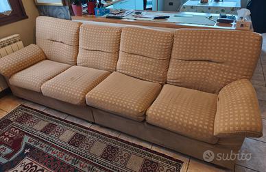 Divano 4-5 posti