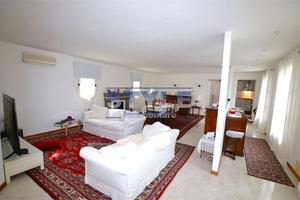 UNICA VILLA BIFAMILIARE