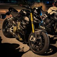 ducati streetfighter v4s 