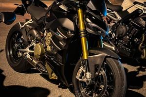 ducati streetfighter v4s 