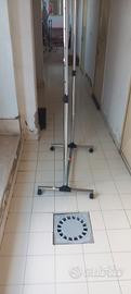 appendiabiti regolabile in altezza  
