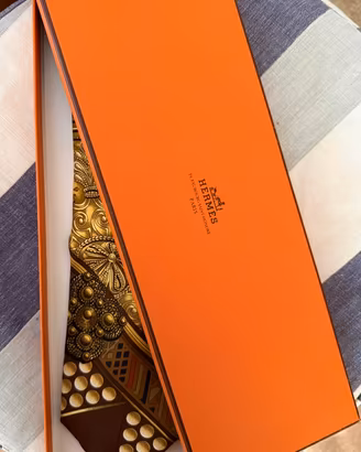 Cravatta Hermès originale in pura seta con scatola
