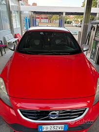 Volvo v40 r-design