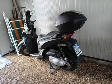 Honda sh300a con abs