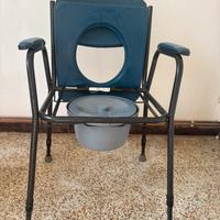Sedia comoda per anziani/disabili