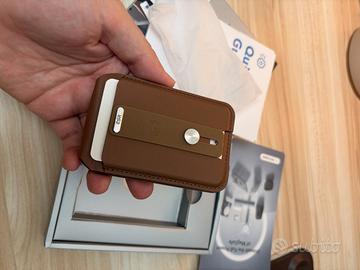 ESR Geo Wallet Stand MagSafe Find My Caramel