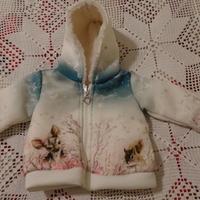 Giacca stampata con cappuccio e pelliccina interna