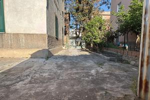 2 LOCALI A REGGIO DI CALABRIA