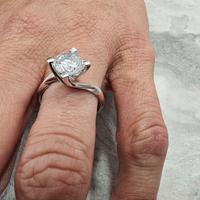 Anello con Diamante naturale 1.56ctt