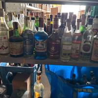 Bottiglie di liquore, vodka, grappa, rum
