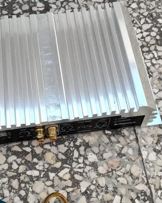 Amplificatore phonocar