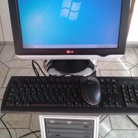 PC marca ACER con monitor marca LG