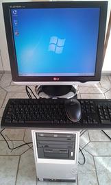 PC marca ACER con monitor marca LG