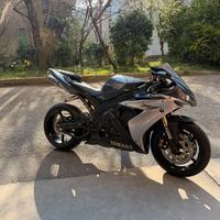 yamaha r1