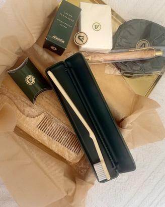 Wellcome kit Alitalia 1° classe anni '70 in latta