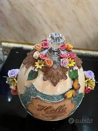 Uovo di struzzo decorato