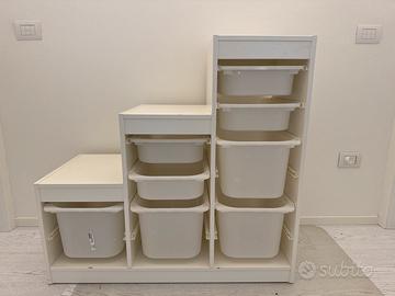 Mobile ikea con contenitori