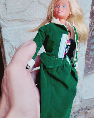 Barbie con scritta mattel sulla nuca