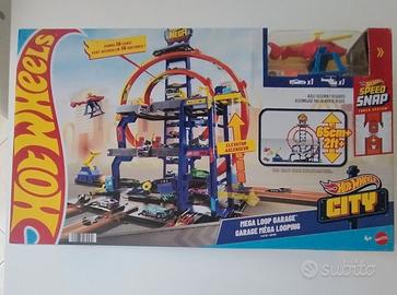 Hot Wheels City Mega Loop Garage 