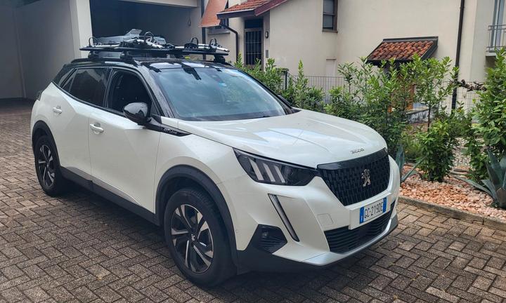 Peugeot 2008 GT line 130 cv MANUTENZIONATA !!