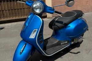 Piaggio Vespa 300 GTS