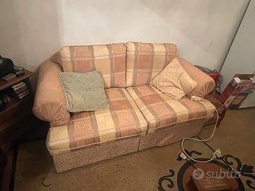 divano a due posti imbottito vintage