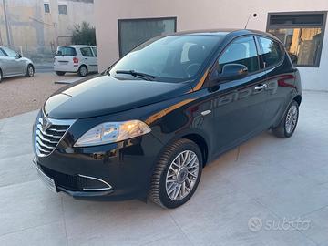 Lancia Ypsilon 1.2 69 CV 5 porte S&S Platinum