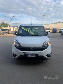 Fiat doblo 5 posti autocarro