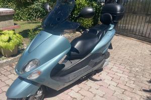 Yamaha Majesty 180  – con bauletto